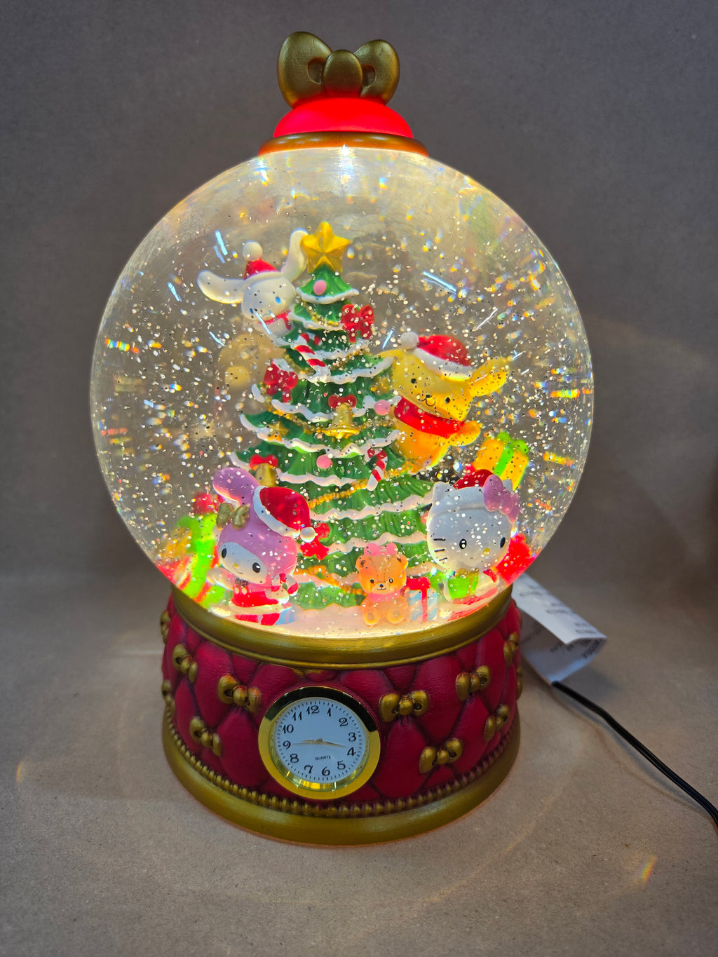 Disney Hello Kitty snowglobe spinning