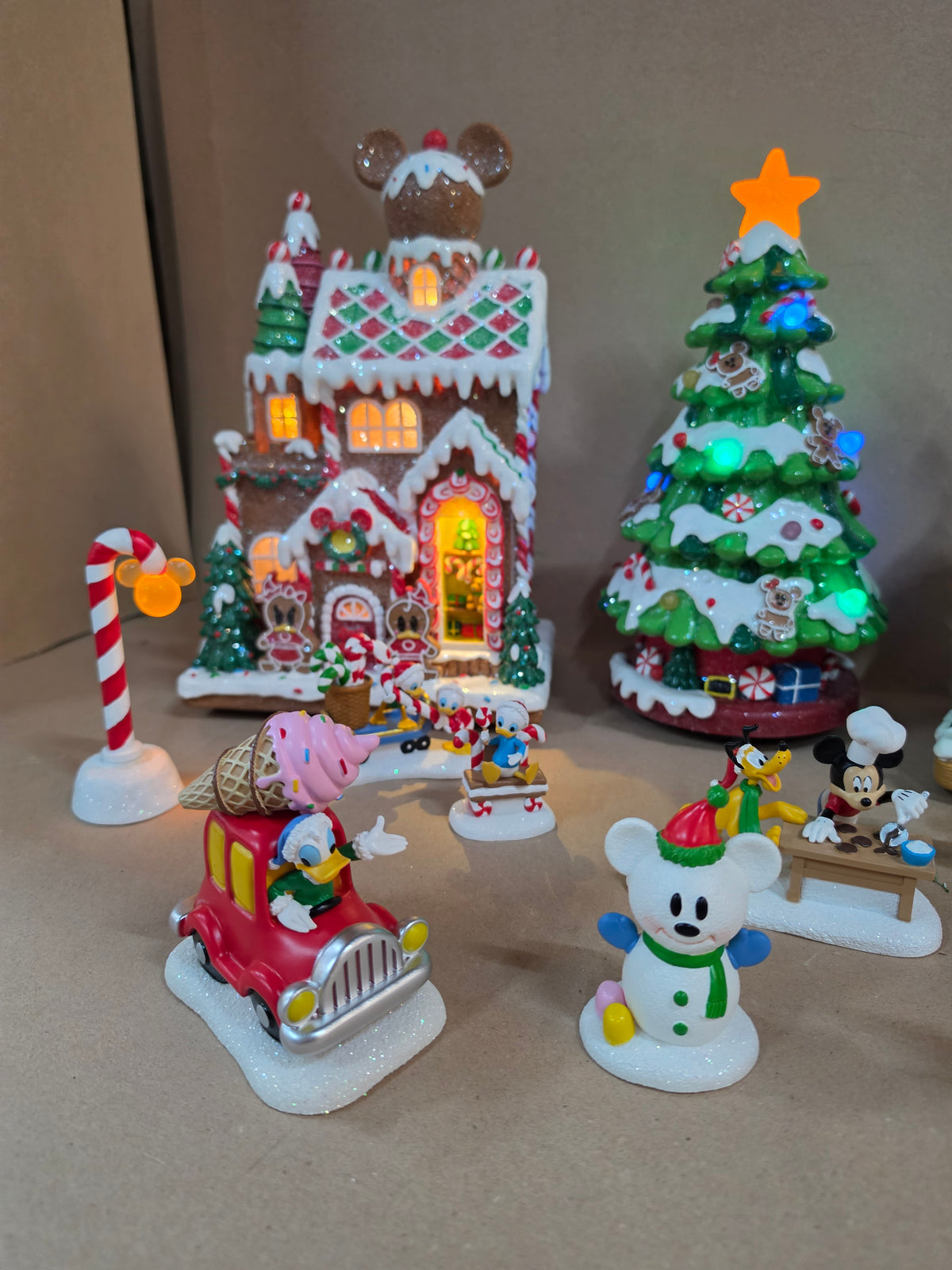 Disney Ginger Bread 13Delige Village