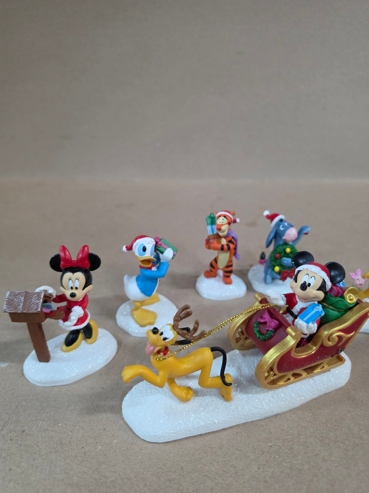 Disney Holiday Village 13-Delige set met schaatsbaan