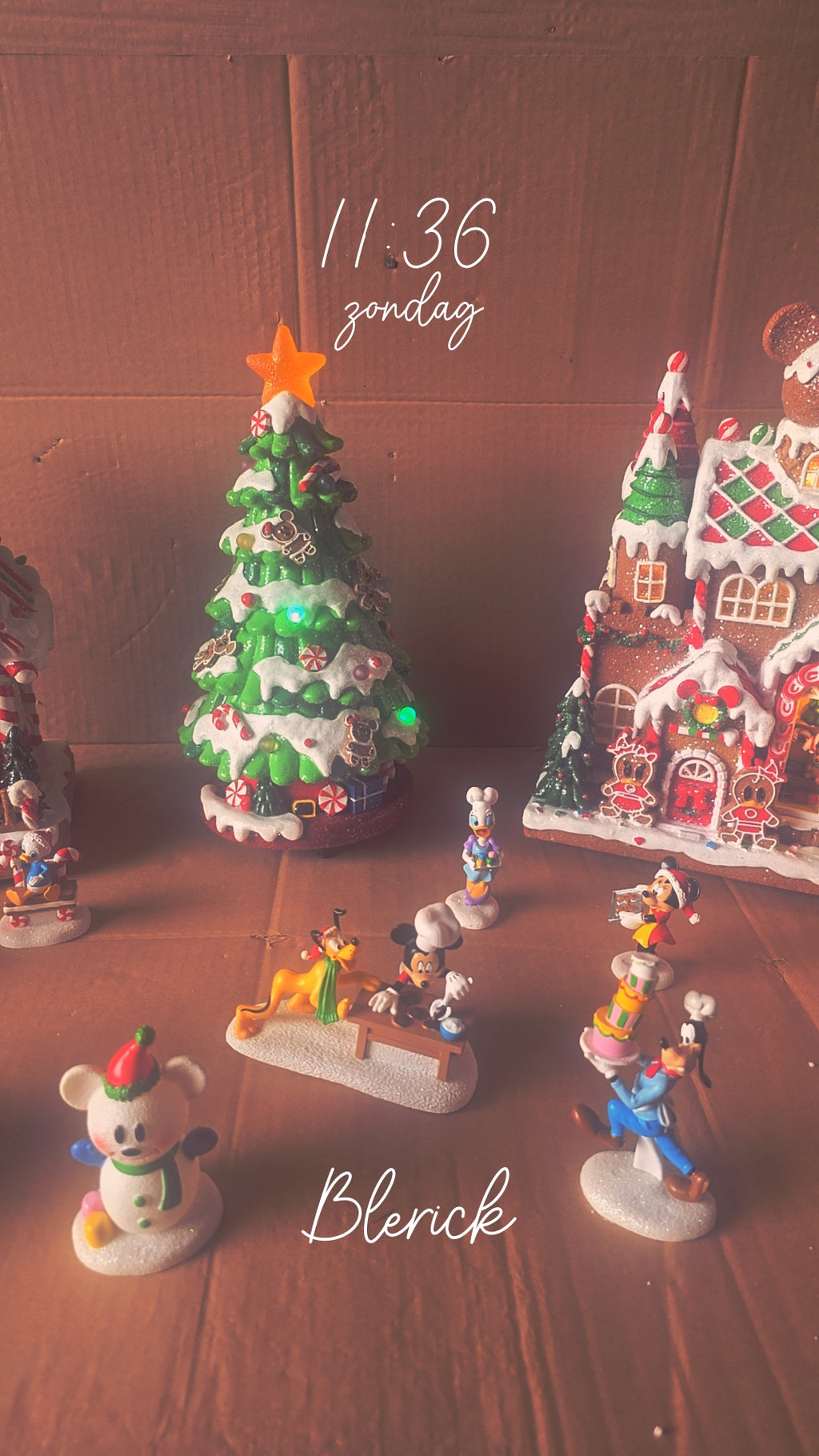 Disney Ginger Bread 13Delige Village