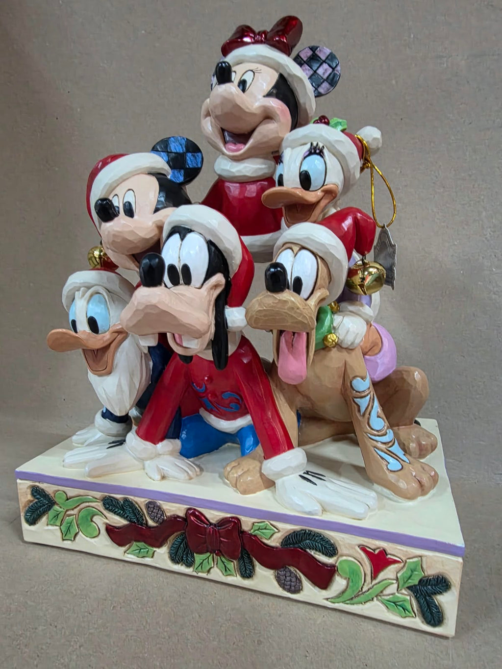 Mickey and friend jim shore figure met muziek