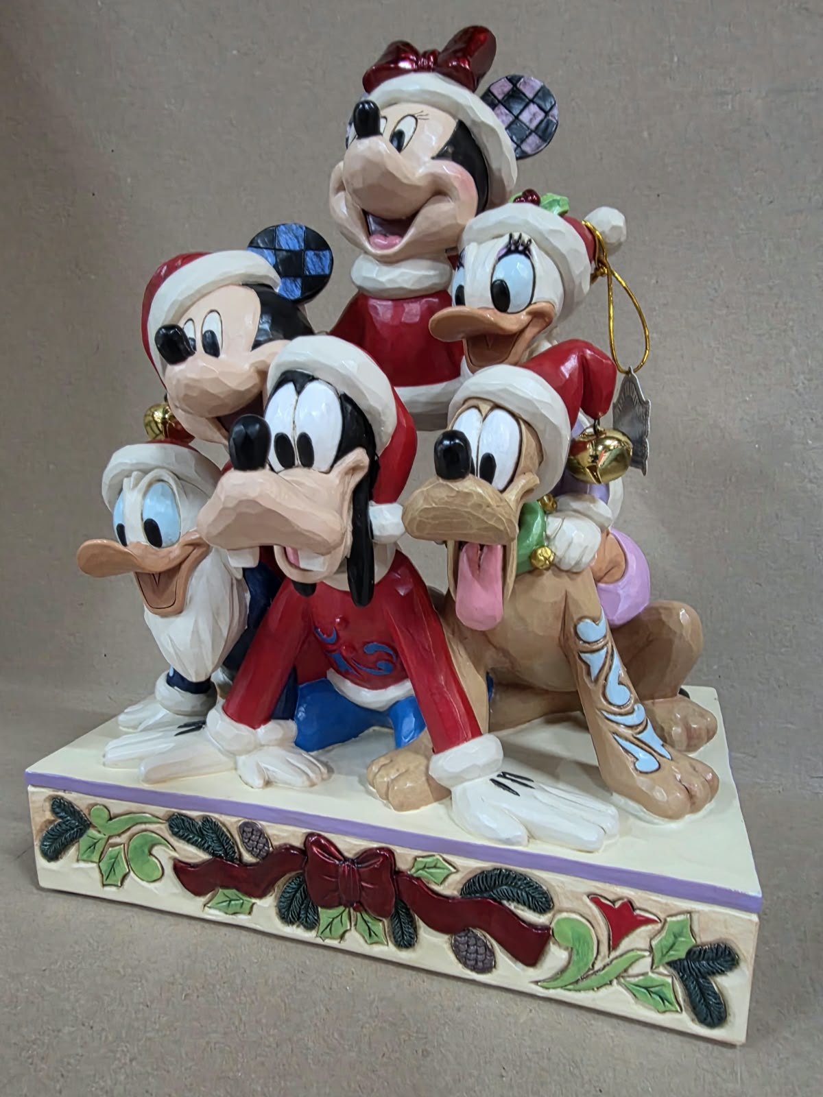 Mickey and friend jim shore figure met muziek