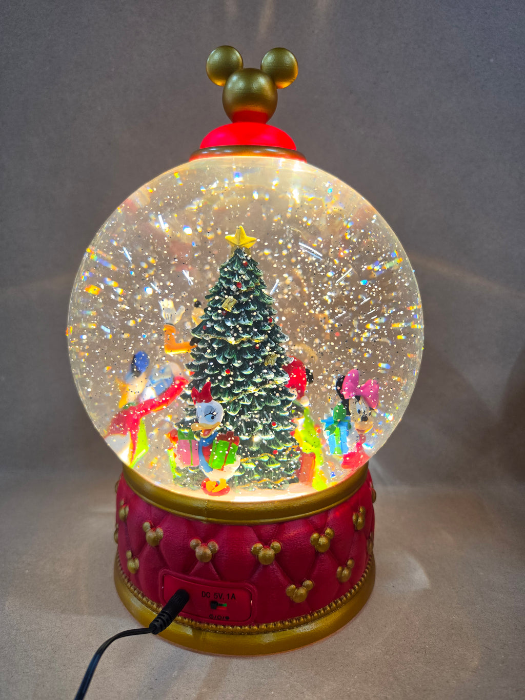 Disney Mickey and friend snowglobe spinning