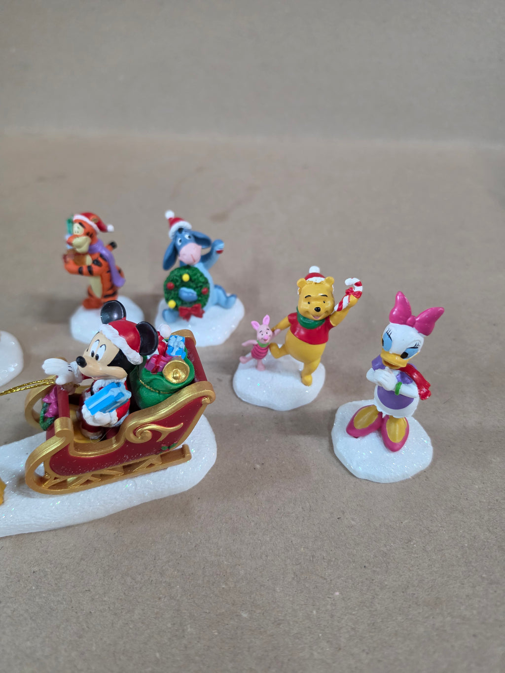 Disney Holiday Village 13-Delige set met schaatsbaan