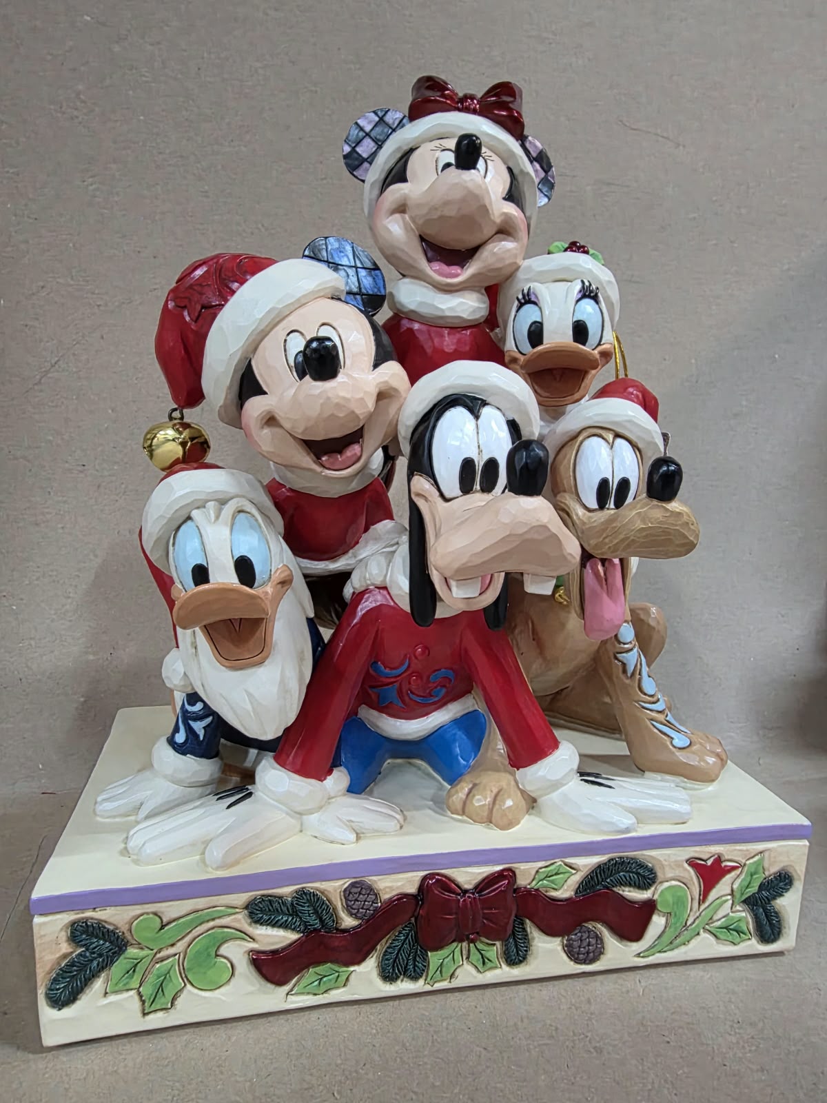 Mickey and friend jim shore figure met muziek