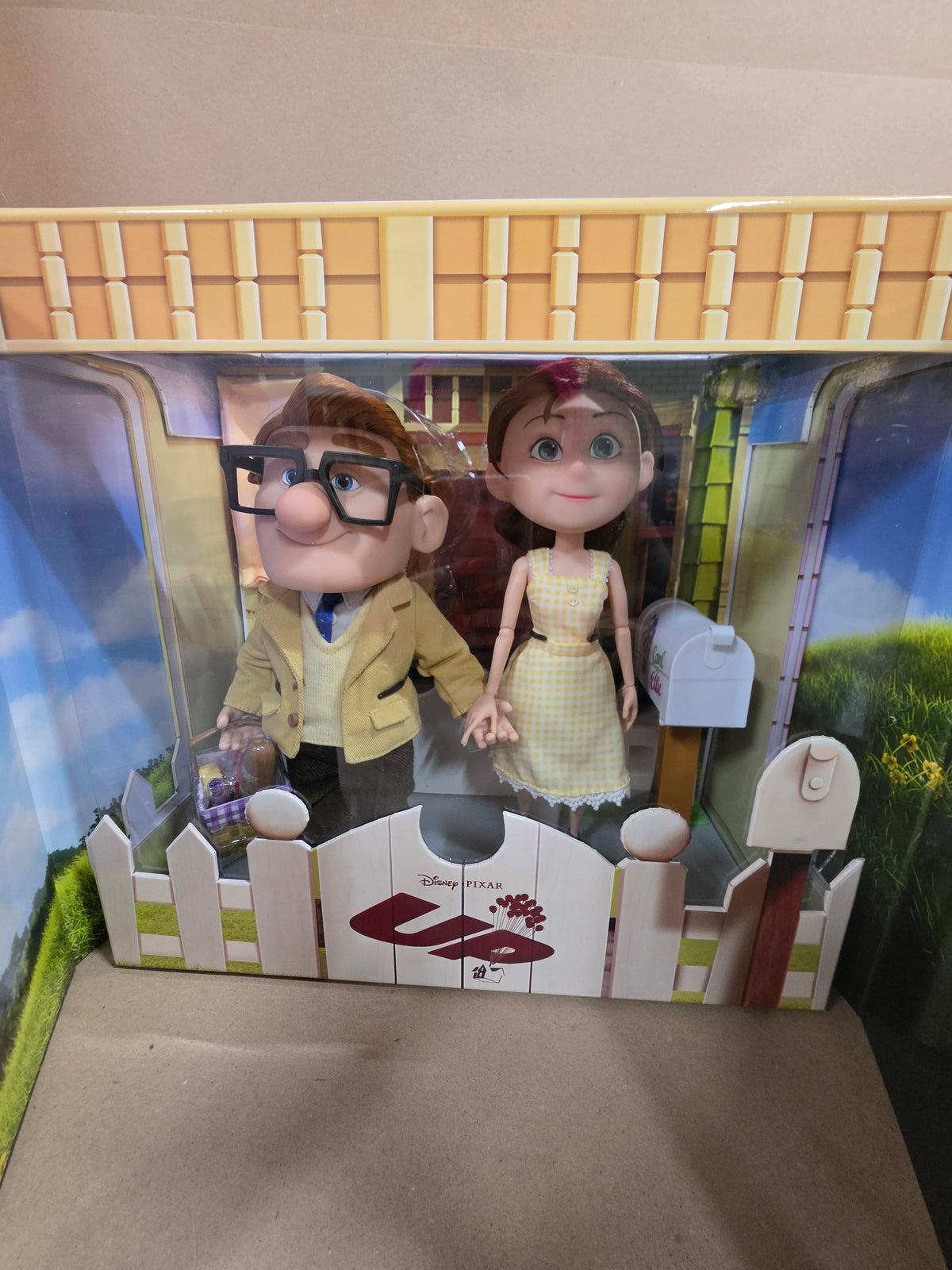 Disney Pixar UP 15th Anniversary Ellie & Carl Limited Edition Doll Set