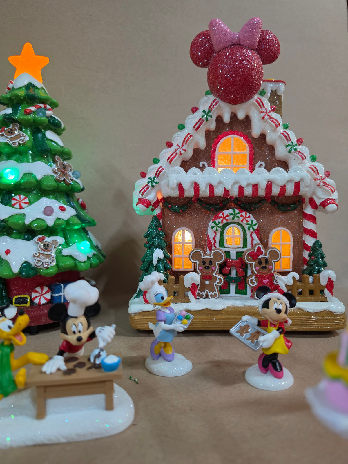 Disney Ginger Bread 13Delige Village