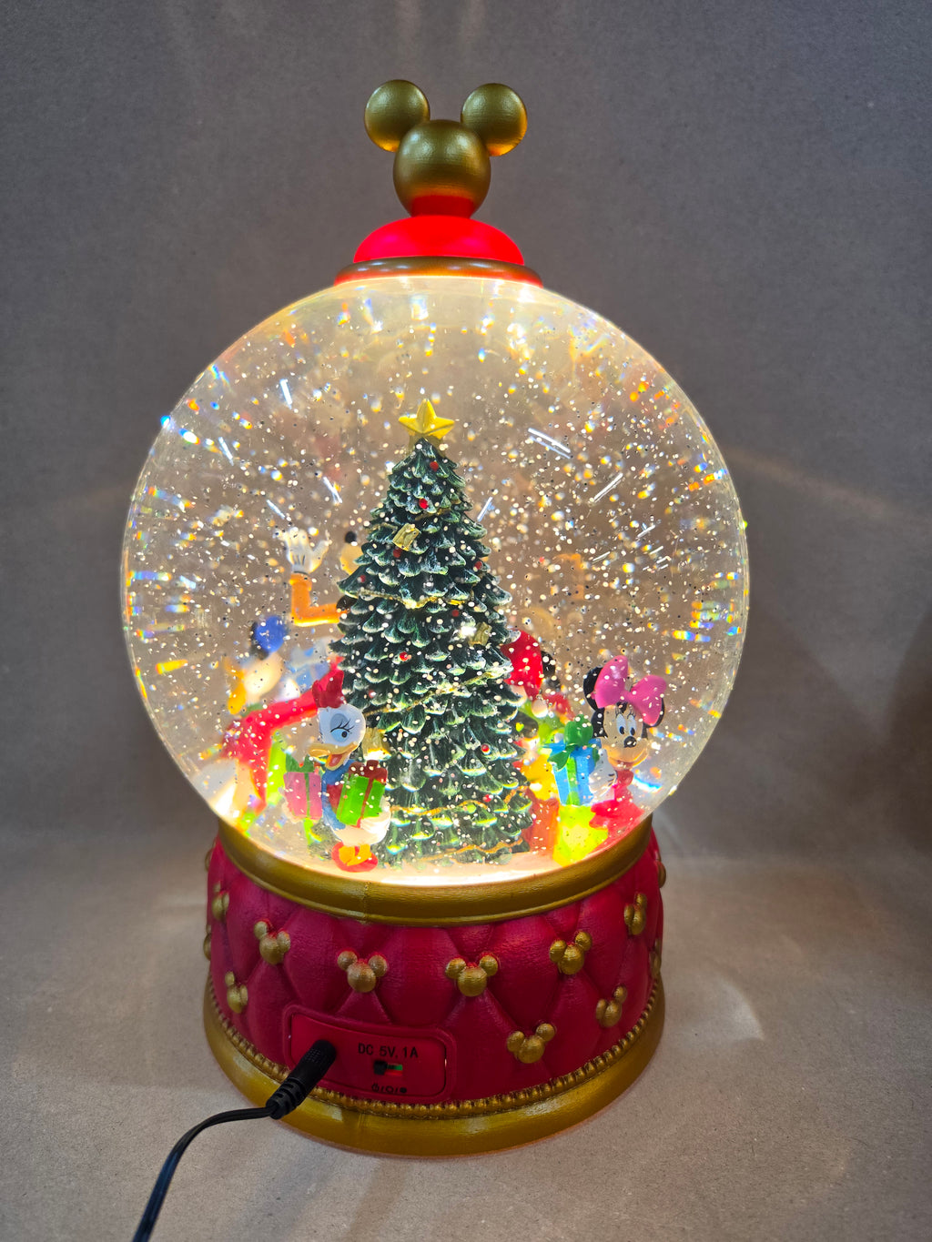 Disney Mickey and friend snowglobe spinning