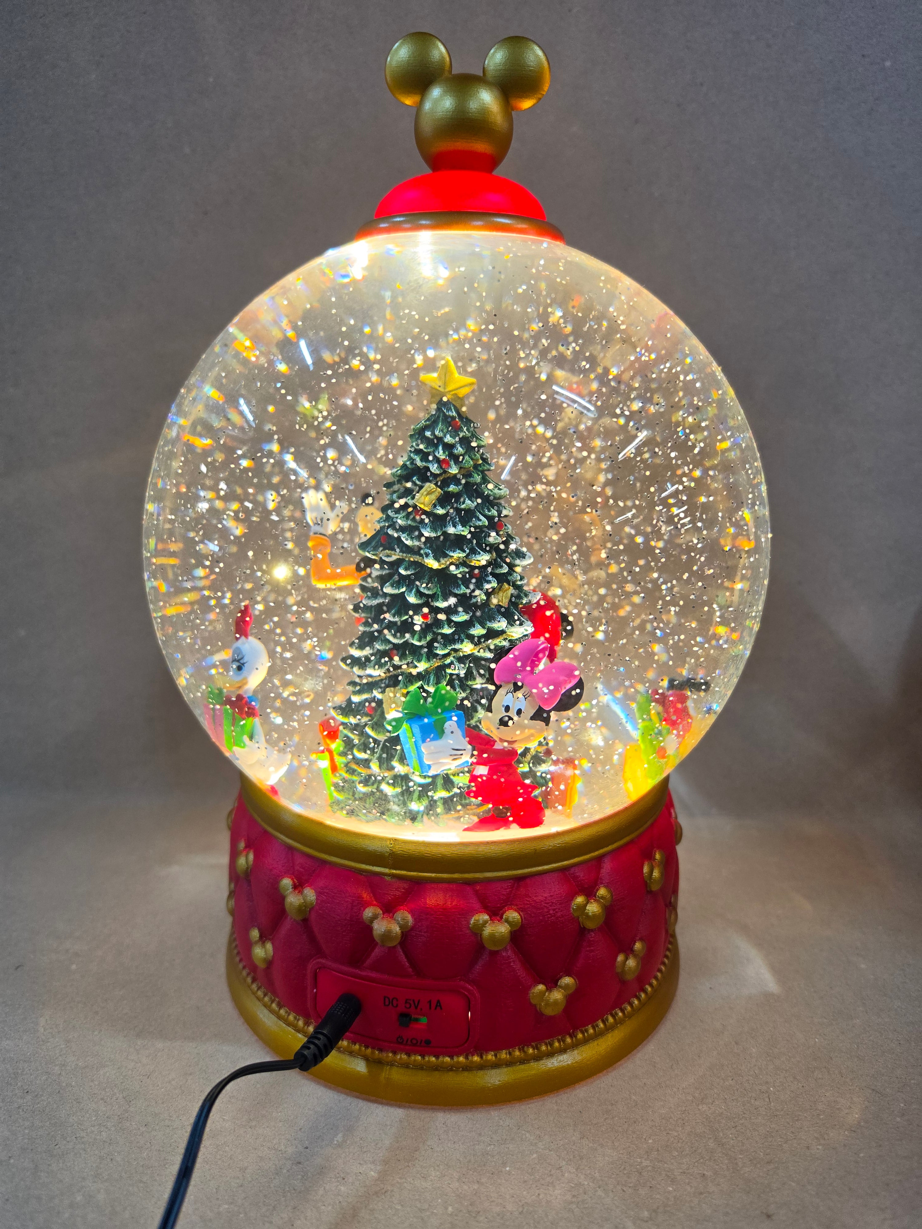 Disney Mickey and friend snowglobe spinning