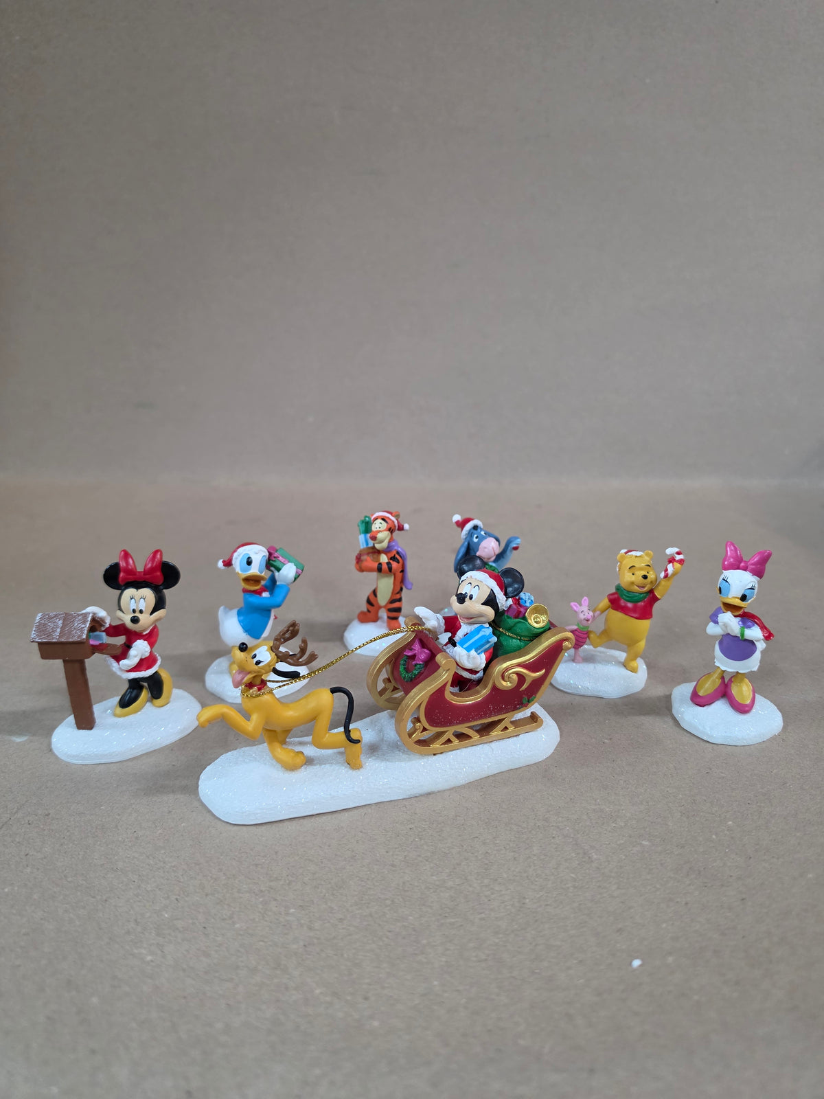 Disney Holiday Village 13-Delige set met schaatsbaan