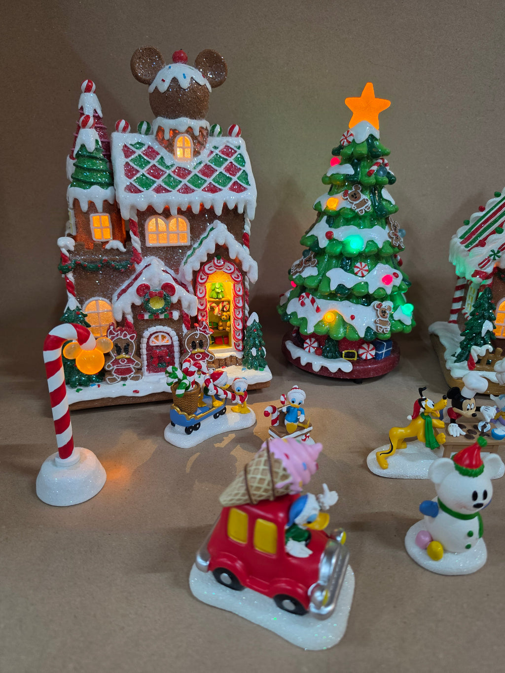 Disney Ginger Bread 13Delige Village